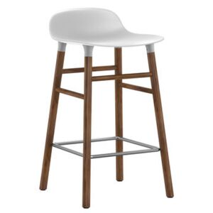 Form Bar stool - H 65 cm / Walnut leg by Normann Copenhagen White/Natural wood
