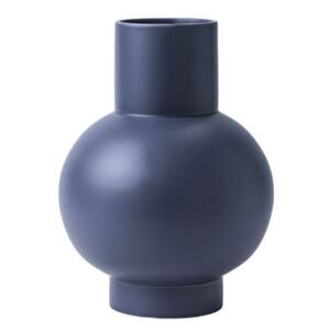 Strøm Extra Large Vase - / H 33 cm - Handmade ceramic by raawii Purple
