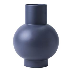 Strøm Large Vase - / H 24 cm - Handmade ceramic by raawii Purple