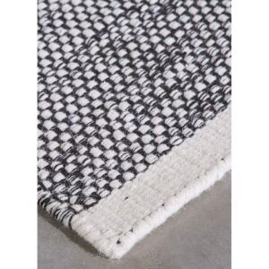 Teppe Wool Rug by Momo Rugs - 140 x 200 cm / Black / Wool