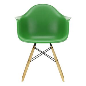 DAW - Eames Plastic Armchair Armchair - / (1950) - Light wood legs by Vitra Green
