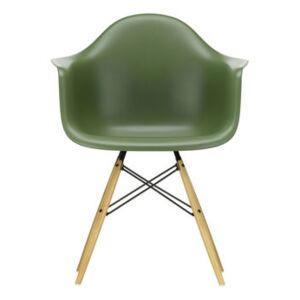 DAW - Eames Plastic Armchair Armchair - / (1950) - Light wood legs by Vitra Green